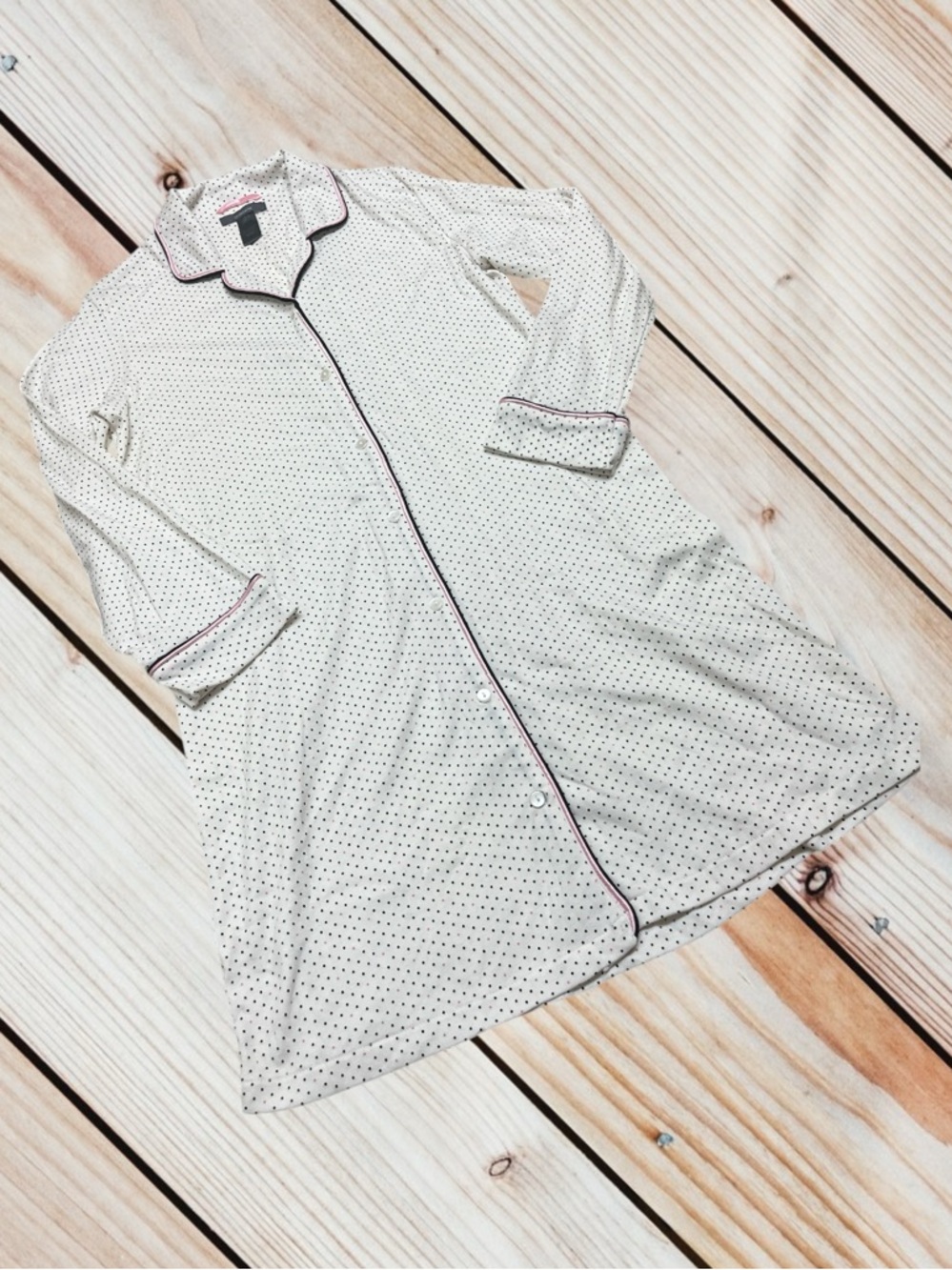 NWT Liz Claiborne M white polka dot button up sleep shirt